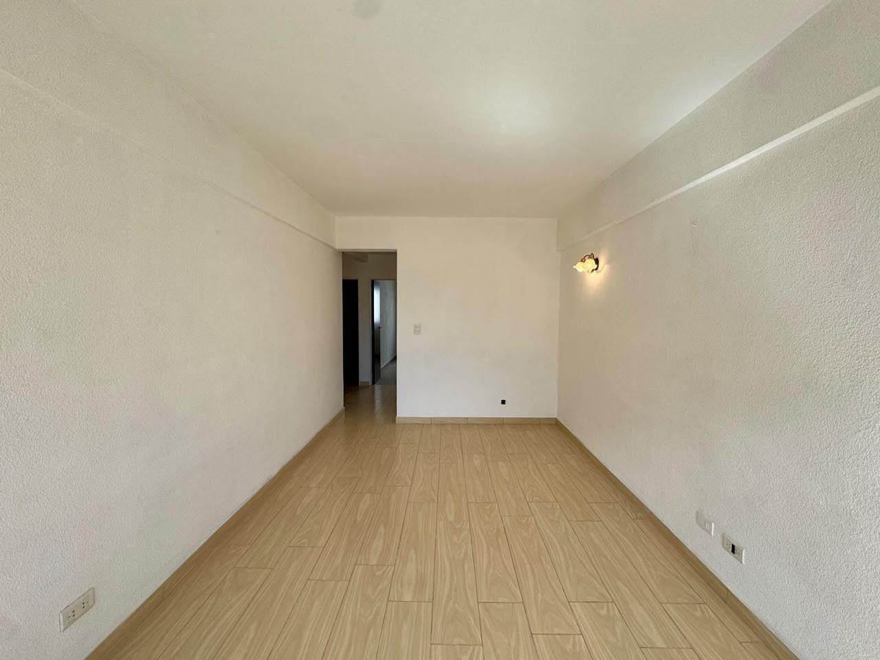Foto de Departamento 2 ambientes a la calle zona Centro, imagen 3