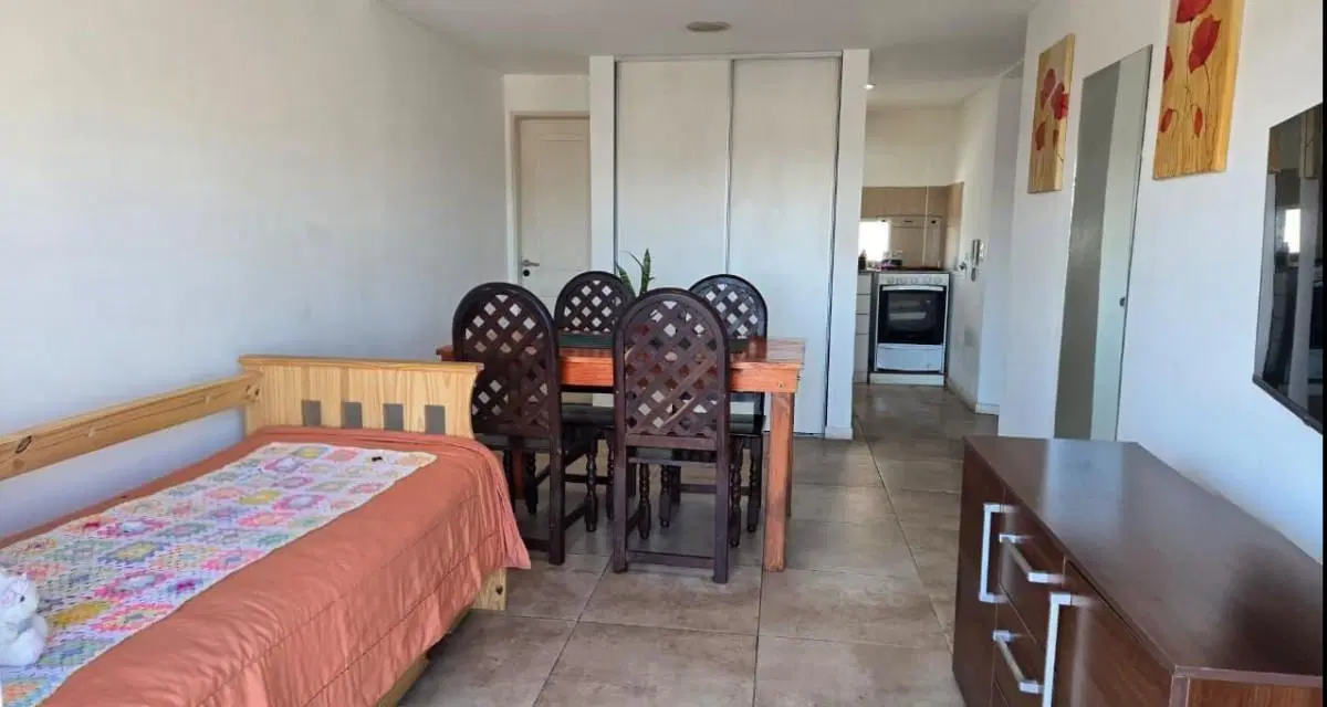 Departamento Monoambiente en Lanús Oeste muy luminoso 2