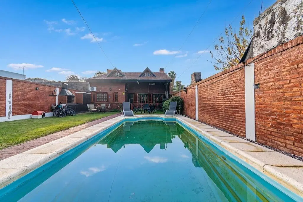 Casa en Merlo con pileta 4