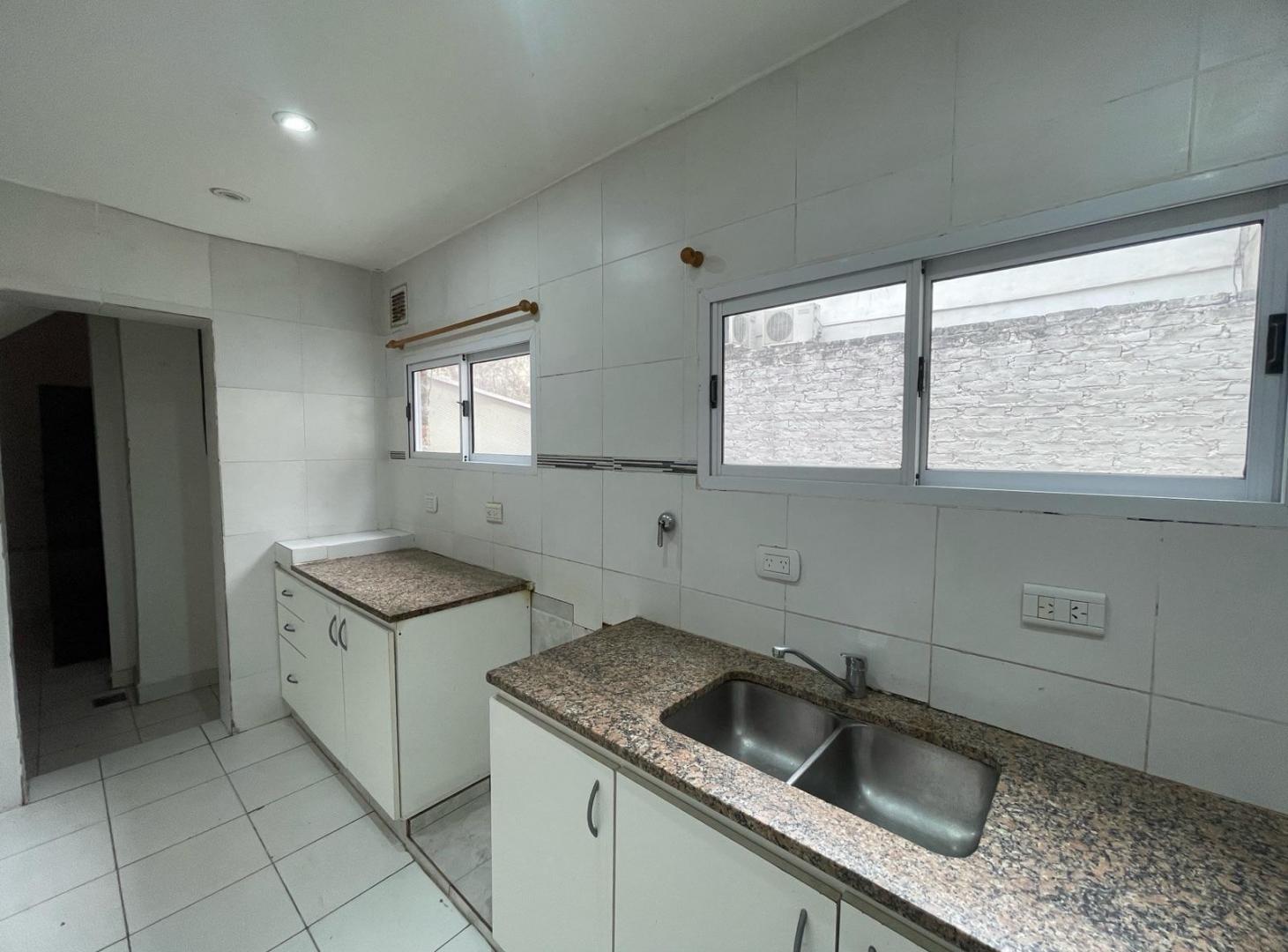 Foto de PH en venta - Villa del Parque, imagen 4