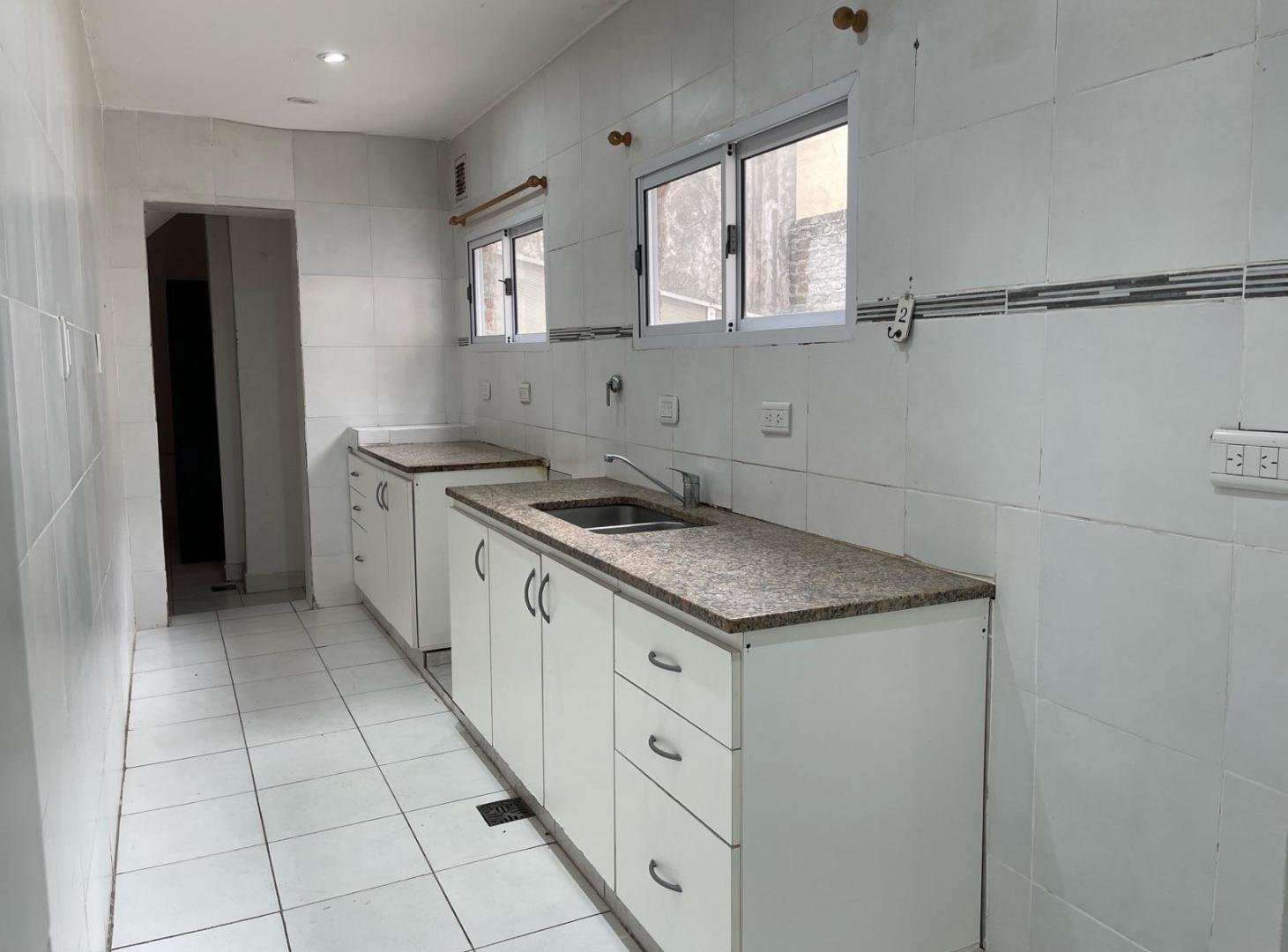 Foto de PH en venta - Villa del Parque, imagen 3