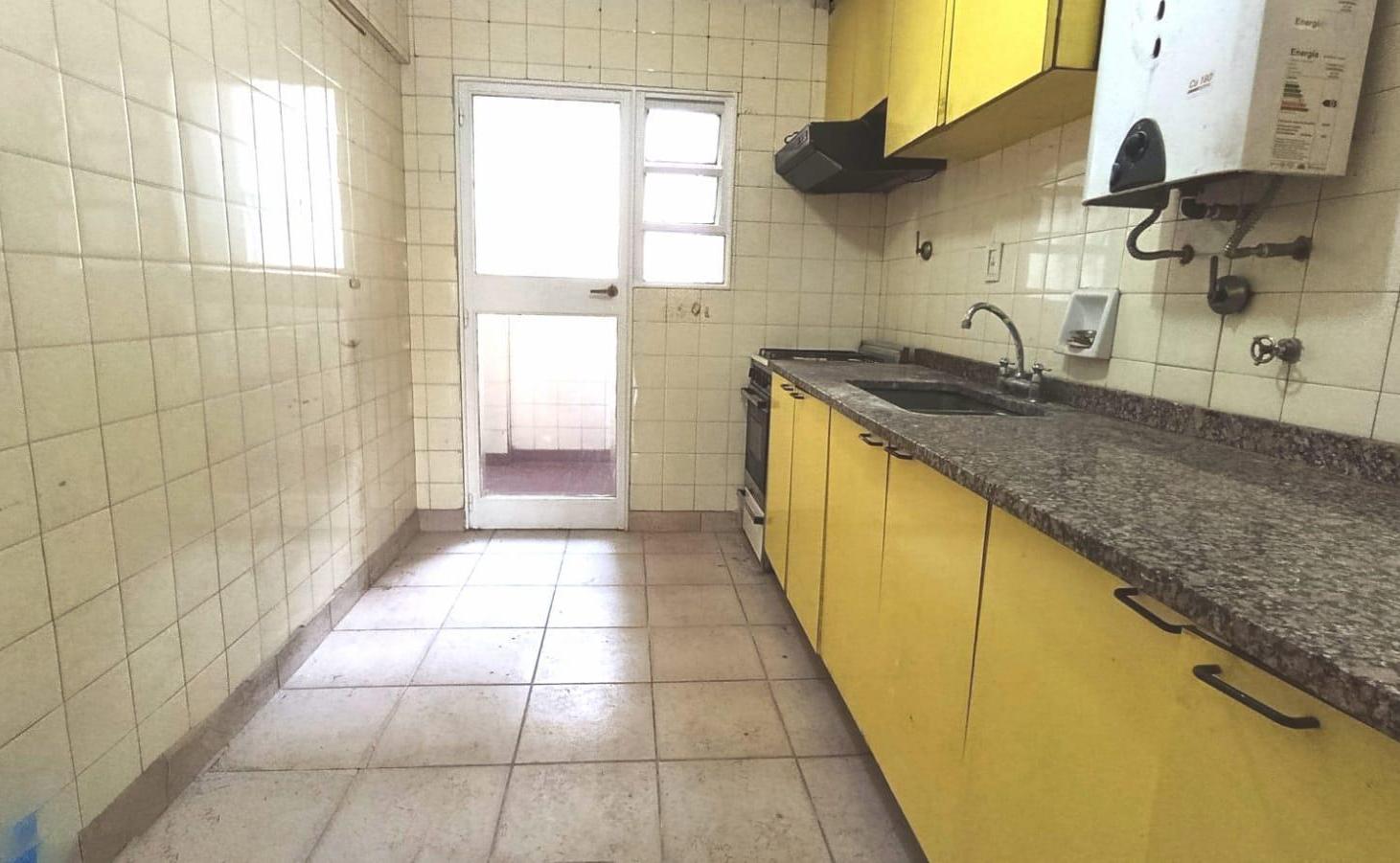 Foto de VENTA DEPARTAMENTO 3 AMBIENTES CON DEPENDENCIA | BALCÓN AL FRENTE, imagen 1