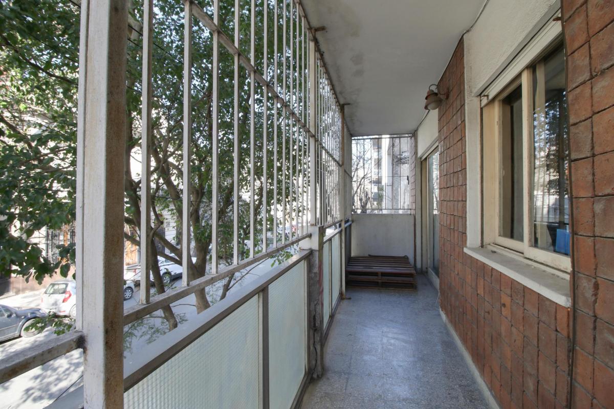 Venta Departamento 4 Amb en Caballito Balcón Patio y Cochera 2