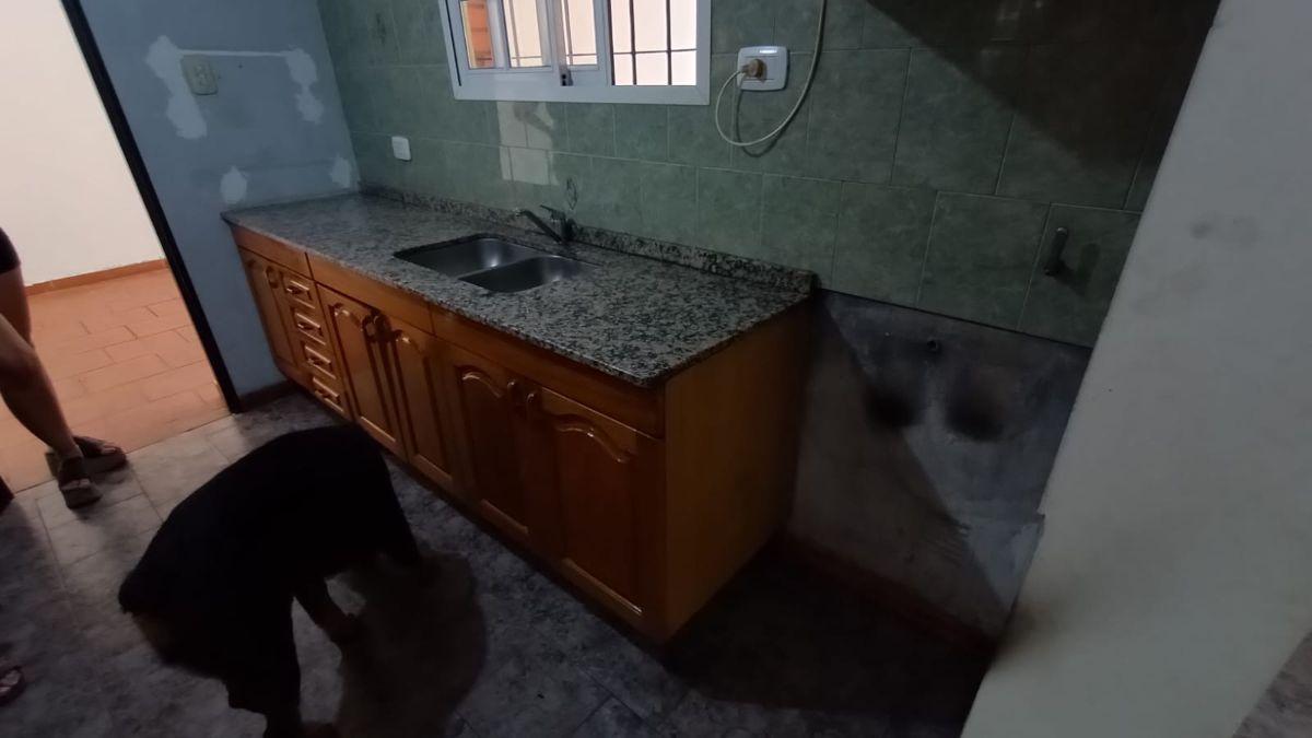 Foto de OPORTUNIDAD INVERSION!! CASA 2 HAB COCH Y PILETA EN CENTRO RIO CEBALLOS!, imagen 5