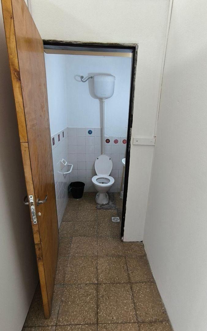 Foto de Local Comercial en Alquiler al frente de plaza! B° Pueyrredon, imagen 5