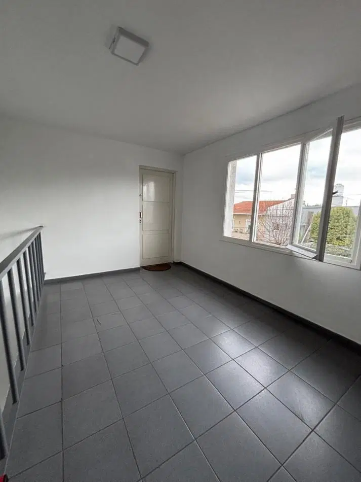 3 AMBIENTES CON ESPACIO DE COCHERA 2
