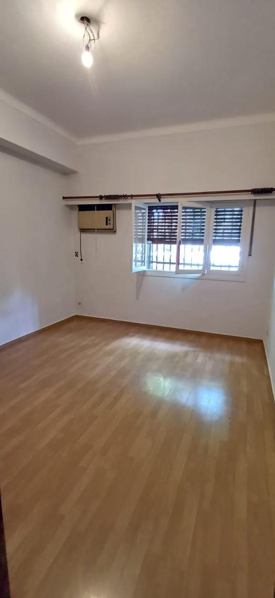 Foto de PH 4 ambientes en venta en Luzuriaga al 1400 Barracas CABA, imagen 2