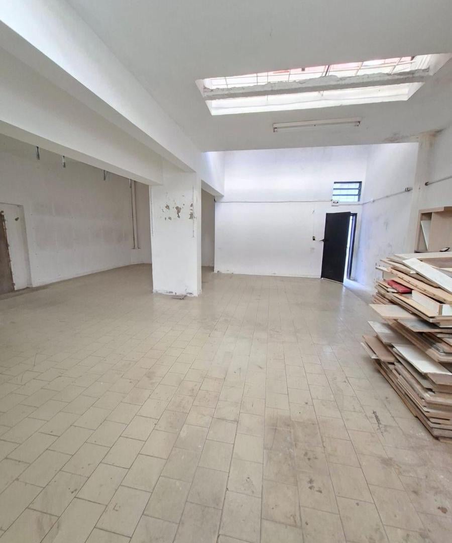 Depósito en venta en Av. Regimiento de Patricios al 700 Barracas CABA