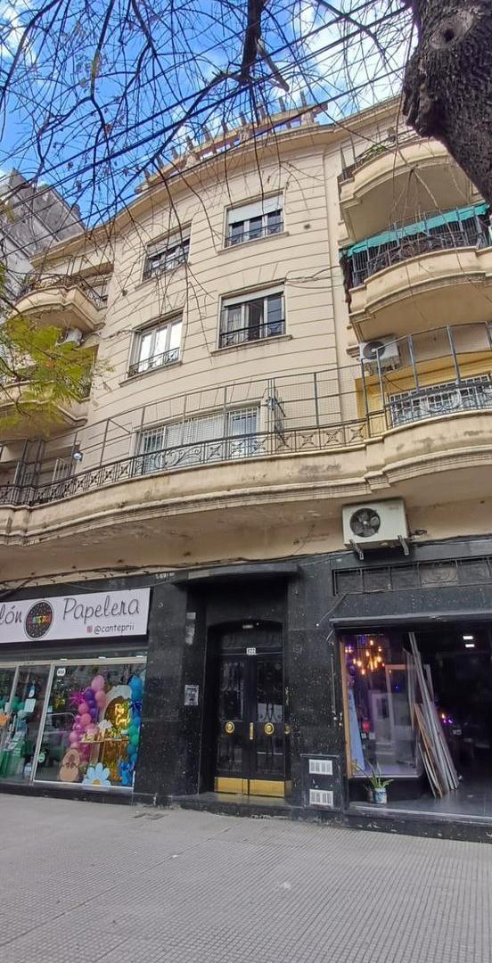 Departamento 2 ambientes en alquiler/ venta en Av. Regimiento de Patricios al 800 Barracas CABA
