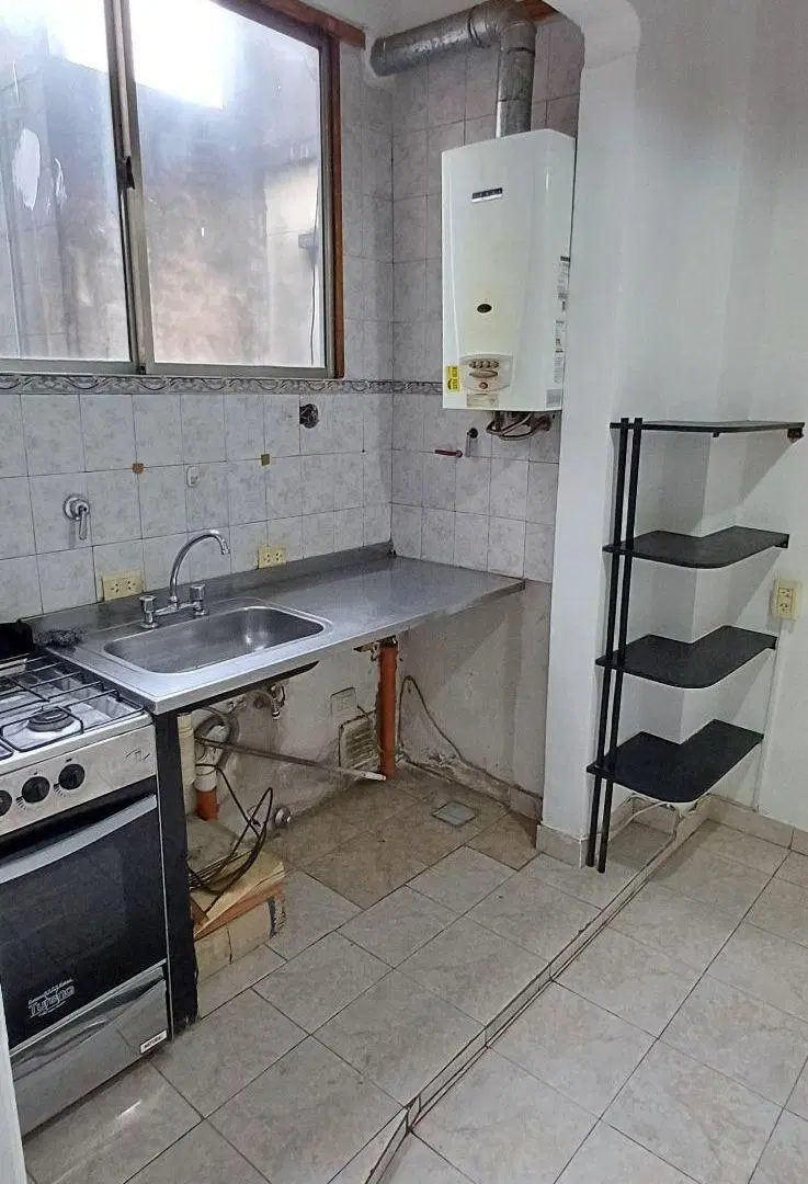 Departamento 2 ambientes en alquiler/ venta en Av. Regimiento de Patricios al 800 Barracas CABA 3