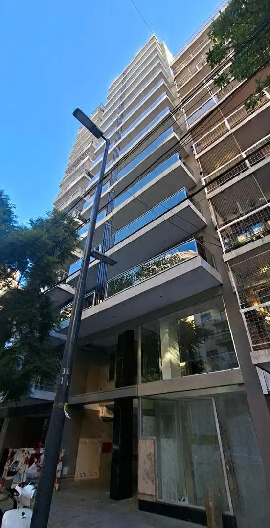 Departamento 3 ambientes en venta en Av. Regimiento de Patricios al 100 Barracas CABA 1