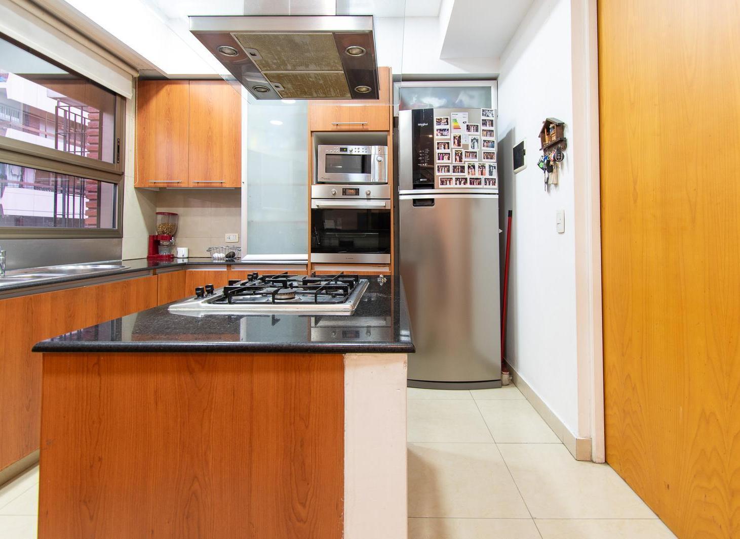 Foto de Casa en venta 6 ambientes en Gaspar Melchor de Jovellanos al 500, imagen 4