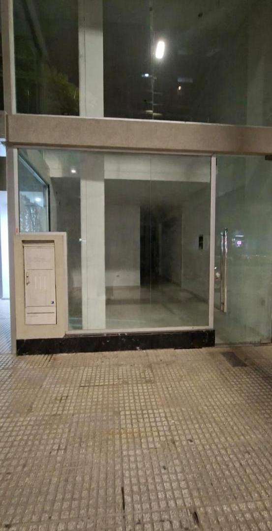Foto de Local en alquiler en Av. Patricios al 100 Barracas CABA, imagen 3
