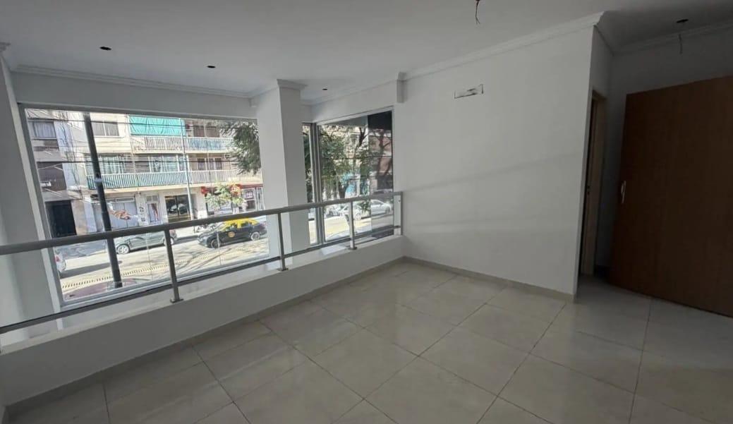 Foto de Local en alquiler en Av. Patricios al 100 Barracas CABA, imagen 2