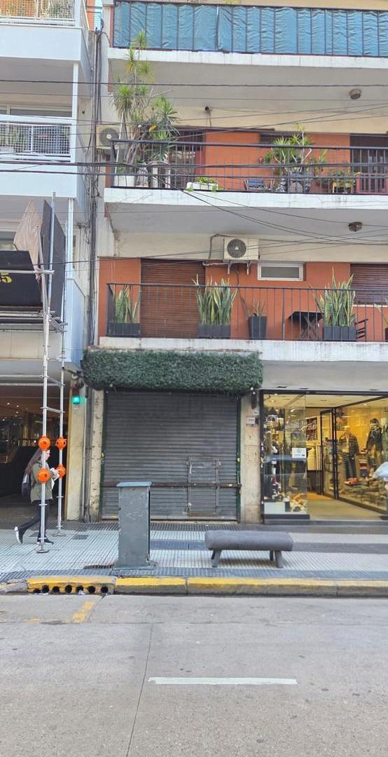 Foto de Local en alquiler en Av. Santa Fe al 1900 Recoleta CABA, imagen 1
