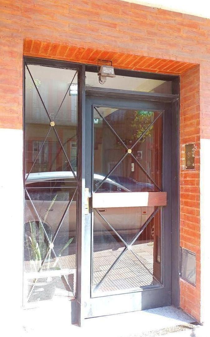 Foto de Departamento 3 ambientes con patio en alquiler en Iriarte al 1500, imagen 1