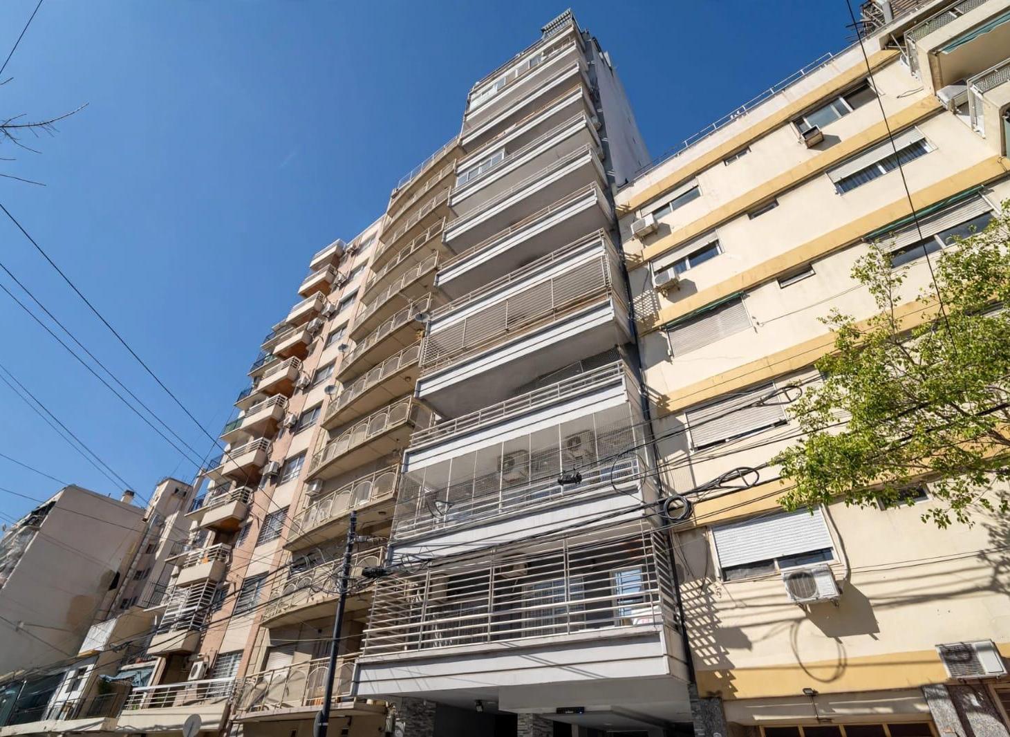 Foto de Departamento 4 ambientes en venta en Brandsen al 1700 Barracas CABA, imagen 1
