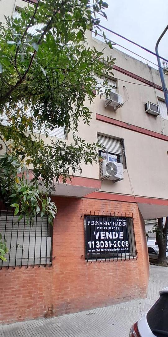 Departamento 3 ambientes con patio en venta en Iriarte al 1500 Barracas CABA