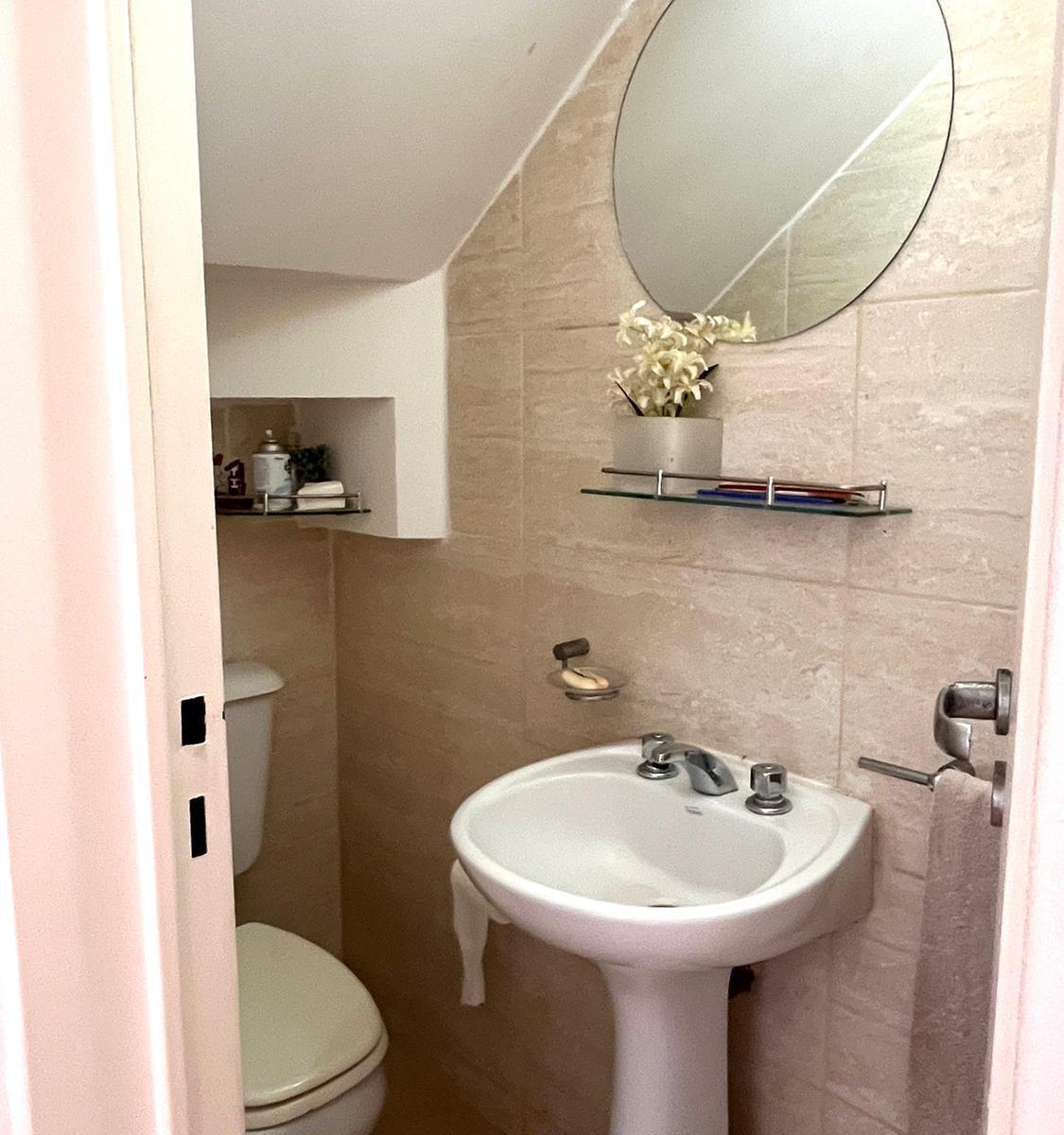 Duplex Dpto Amplio en Excelente Ubicacion de Alberdi 3