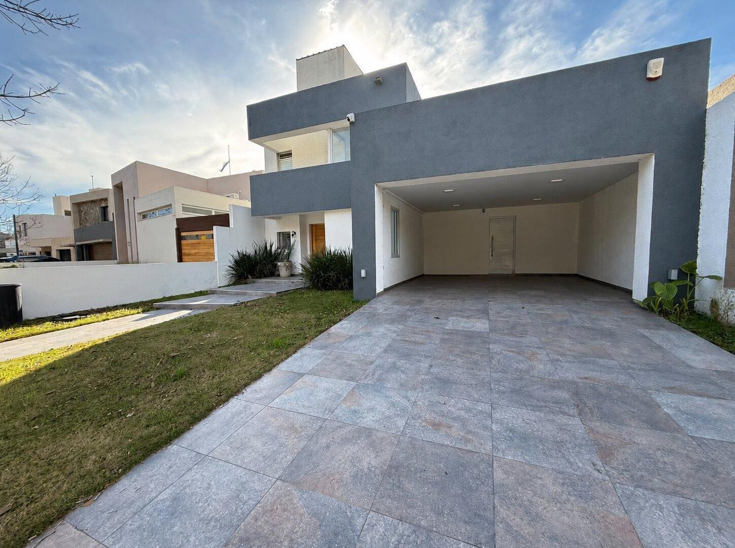VENTA CASA RIBERAS DE MANANTIALES