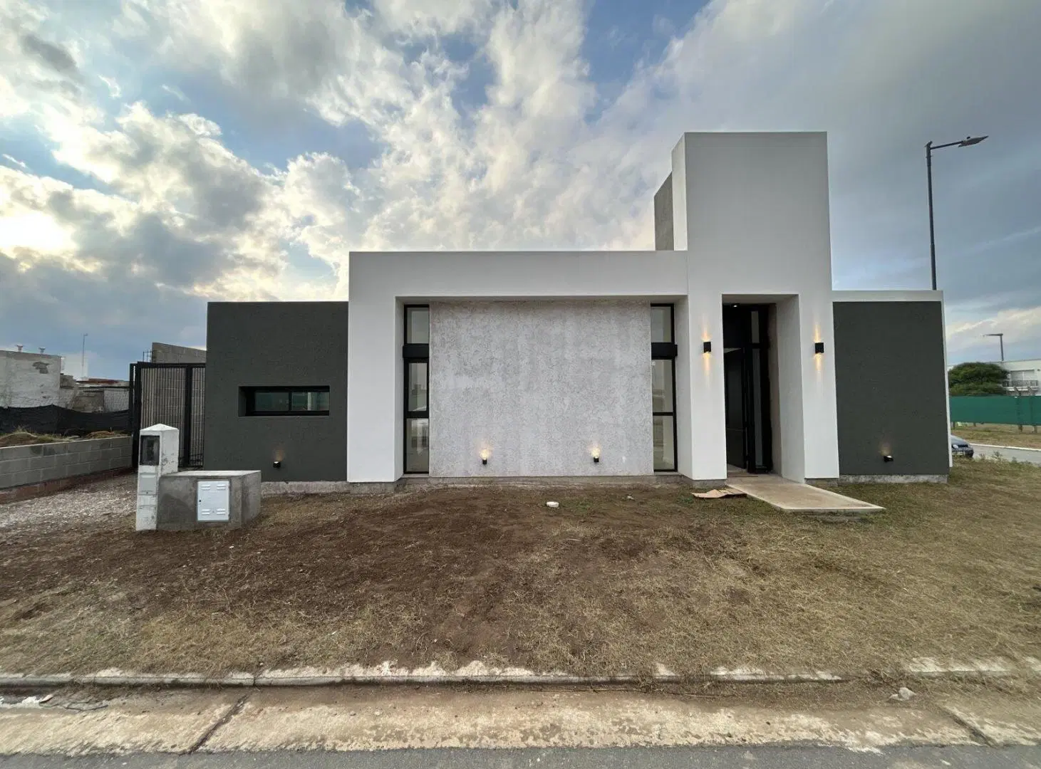 CASA EN VENTA RINCONES DE MANANTIALES 2D 2B - A ESTRENAR! 4