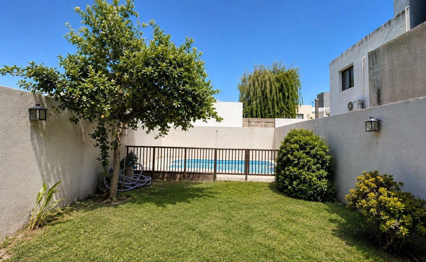 Foto de Duplex en Venta 3 Dormitorios 2 Baños - Altos de Manantiales, imagen 2