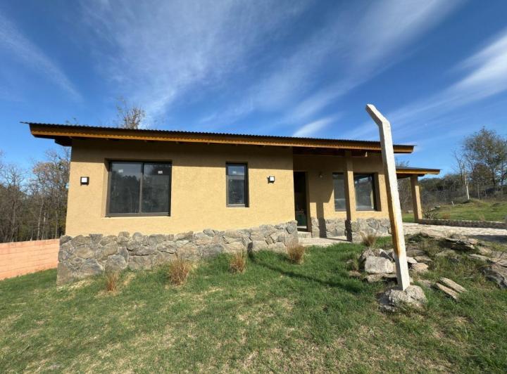 VENTA – Casa a estrenar en Santa Rosa de Calamuchita 2