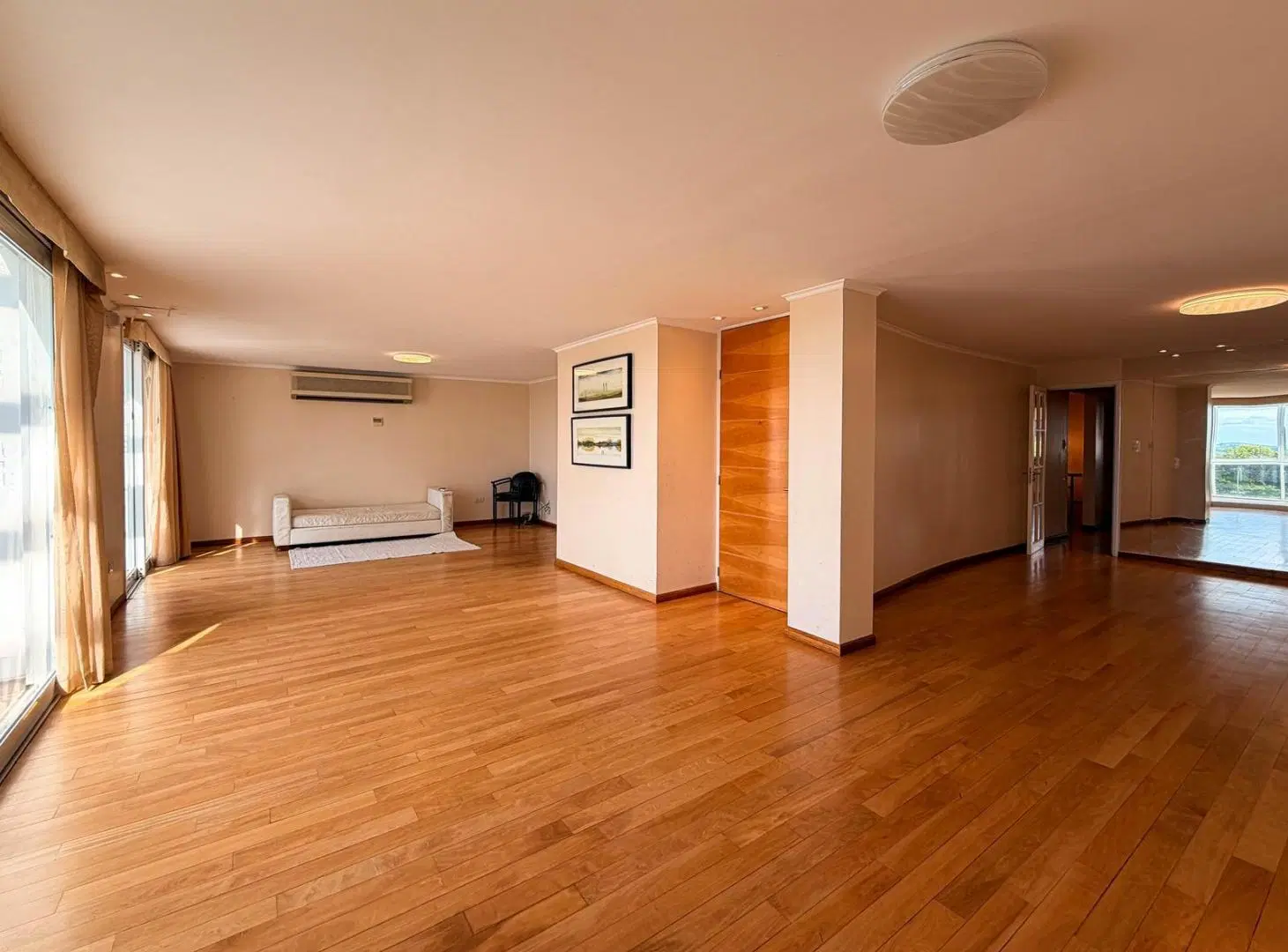 Venta | Dúplex de Categoría | 5 Dorm. | Balcón con Parrilla | Frente Parque Urquiza 2