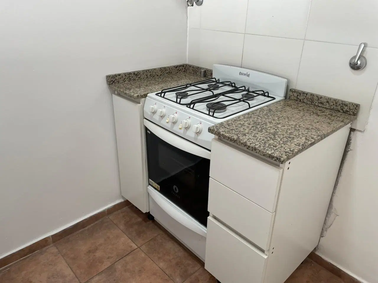 EN VENTA DEPARTAMENTO ! DORMITORIO CON PATIO - 1 de mayo al 1100 2