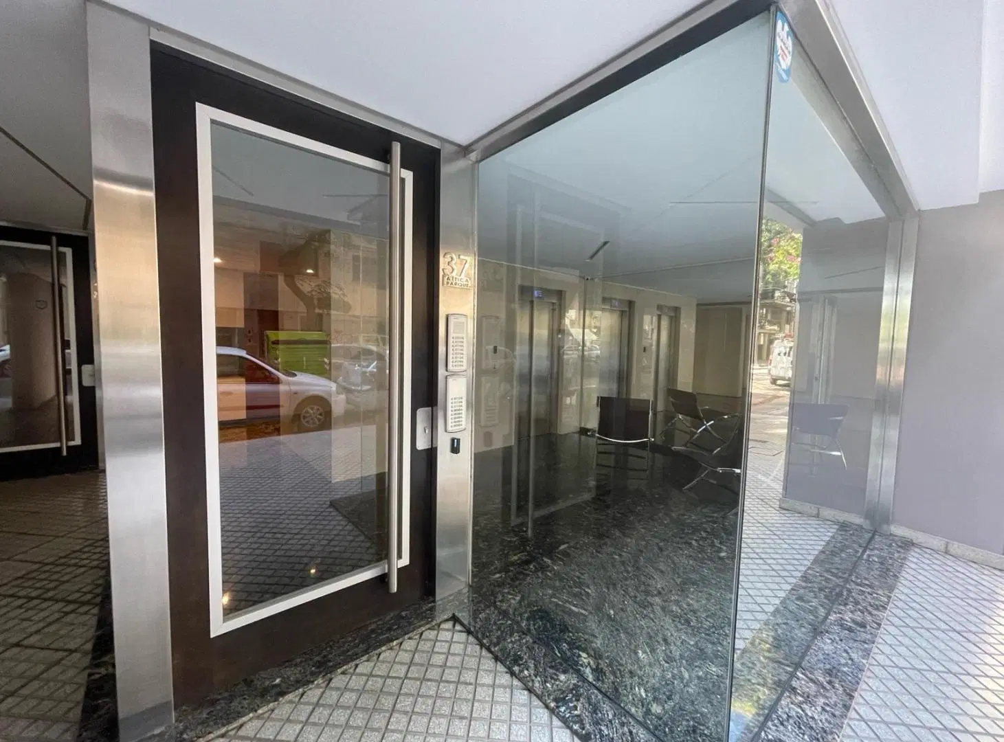 Departamento un dormitorio, cochera y baulera - Parrillero - Barrio Martin 1