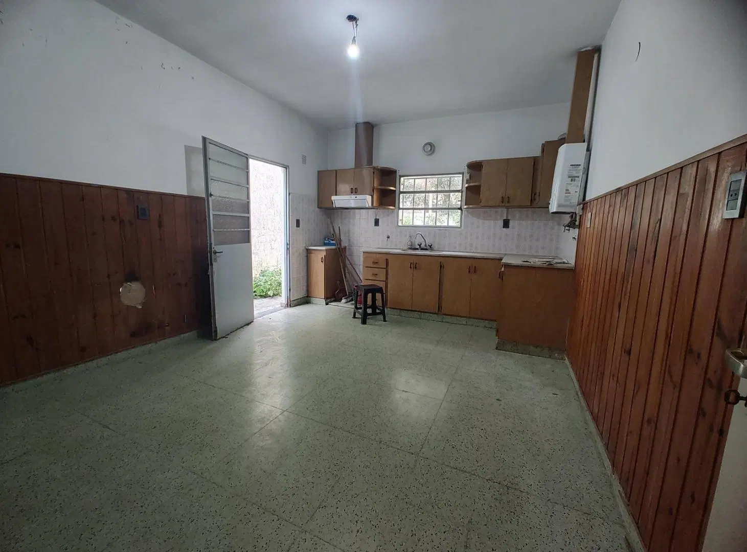Casa al frente con patio y cochera - Arroyito 3
