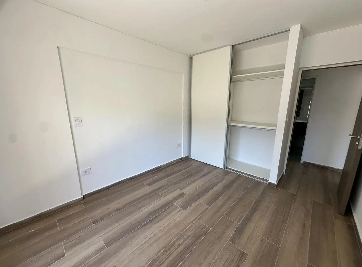 Departamento 2 dormitorios al frente - Balcón corrido - A estrenar 4