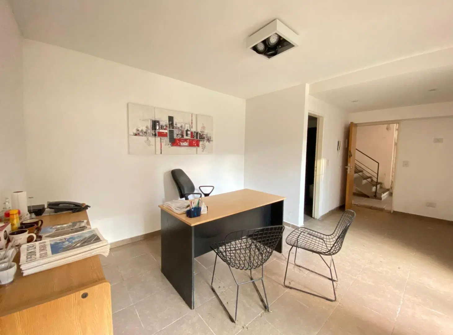 Oficina en Venta a 2 cuadras de Av Pellegrini 3