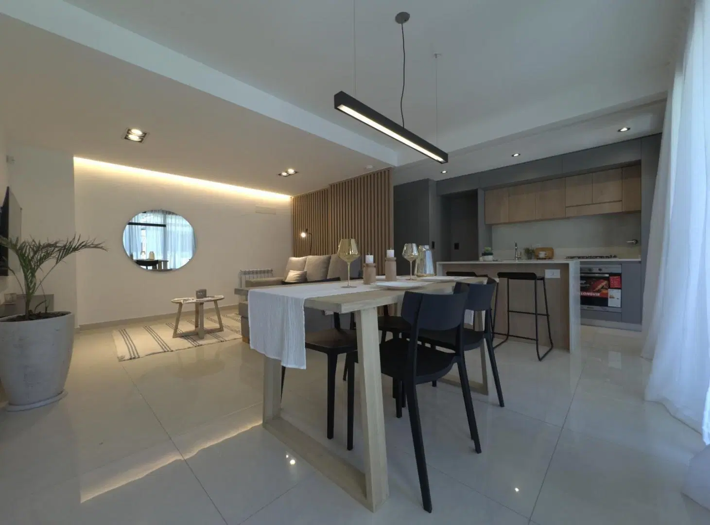 Casa cuatro dormitorios con jardín, terraza, pileta y parrillero - Amenities - Fisherton 2