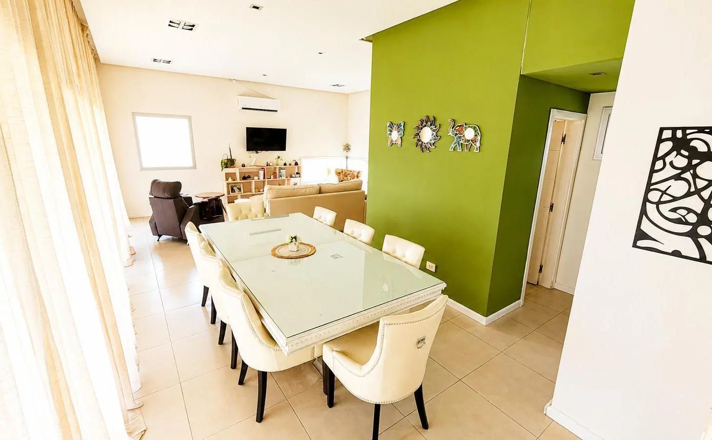 Casa en Venta - Excelente Calidad Constructiva - Sol Del Parana 8