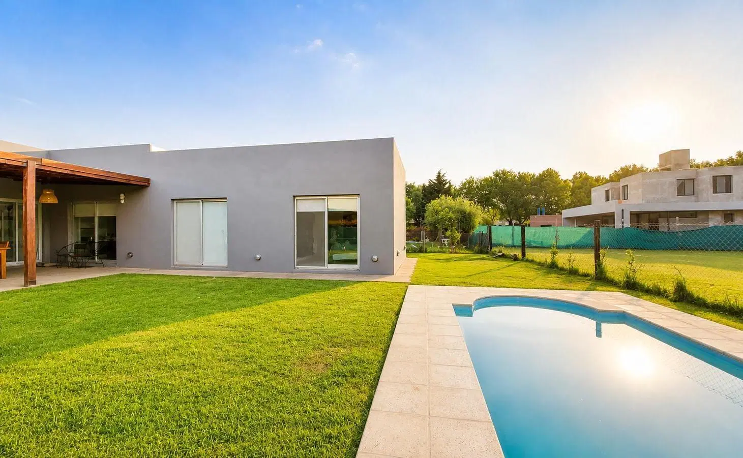 Casa en Venta - Excelente Calidad Constructiva - Sol Del Parana 4