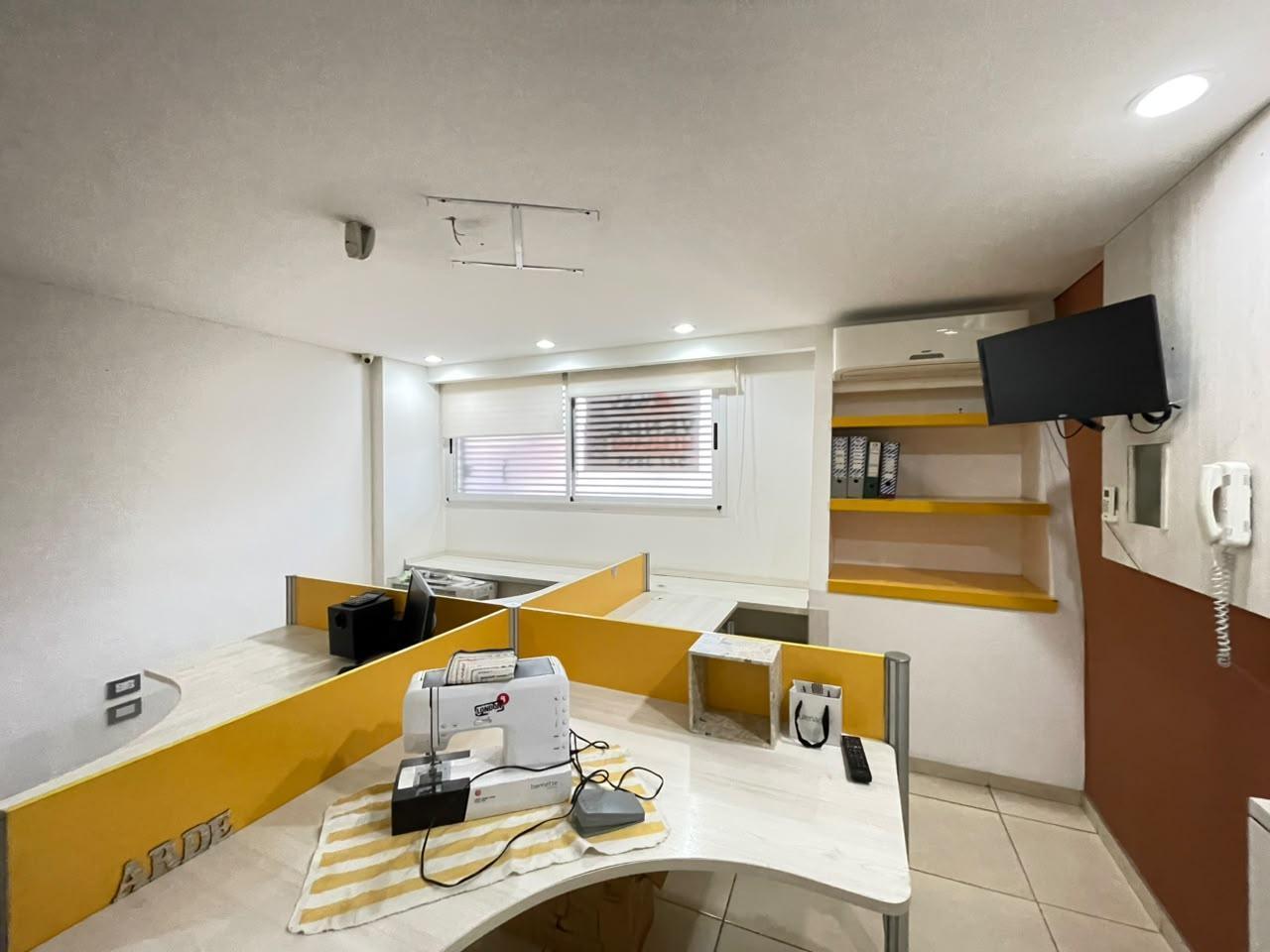 Foto de Oficina en Planta baja de 5 Ambientes ., imagen 3