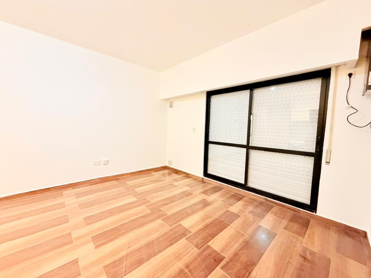 Foto de Monoambiente en Zona Centro con patio, imagen 2