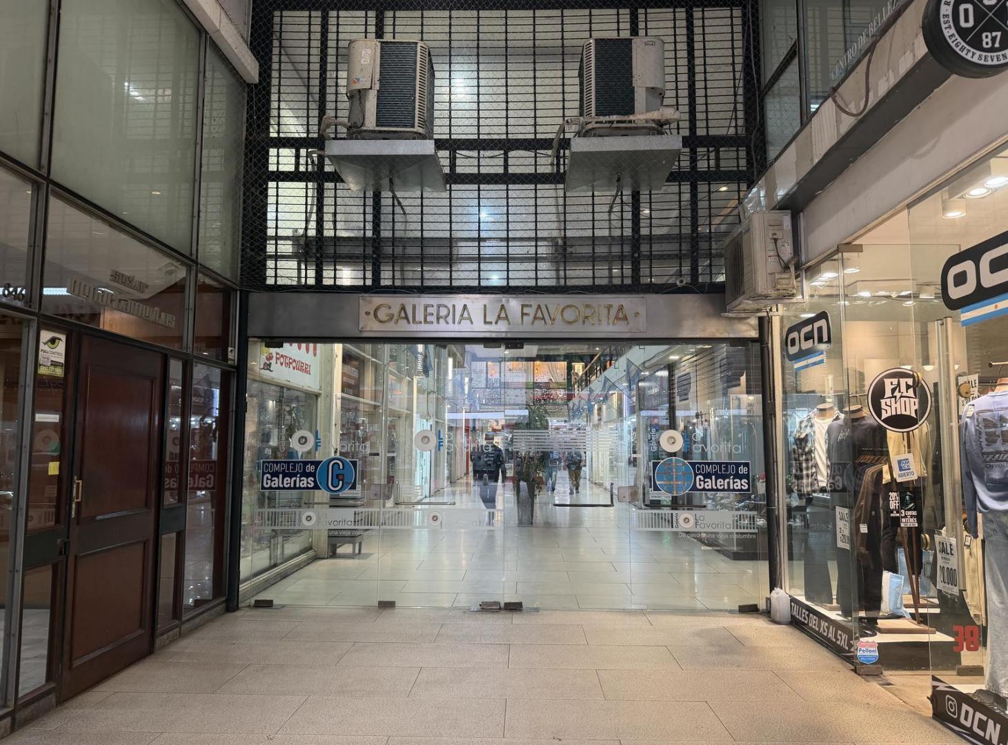 Foto de Local en Venta - Córdoba y Sarmiento, Galería La Favorita, Centro, imagen 5