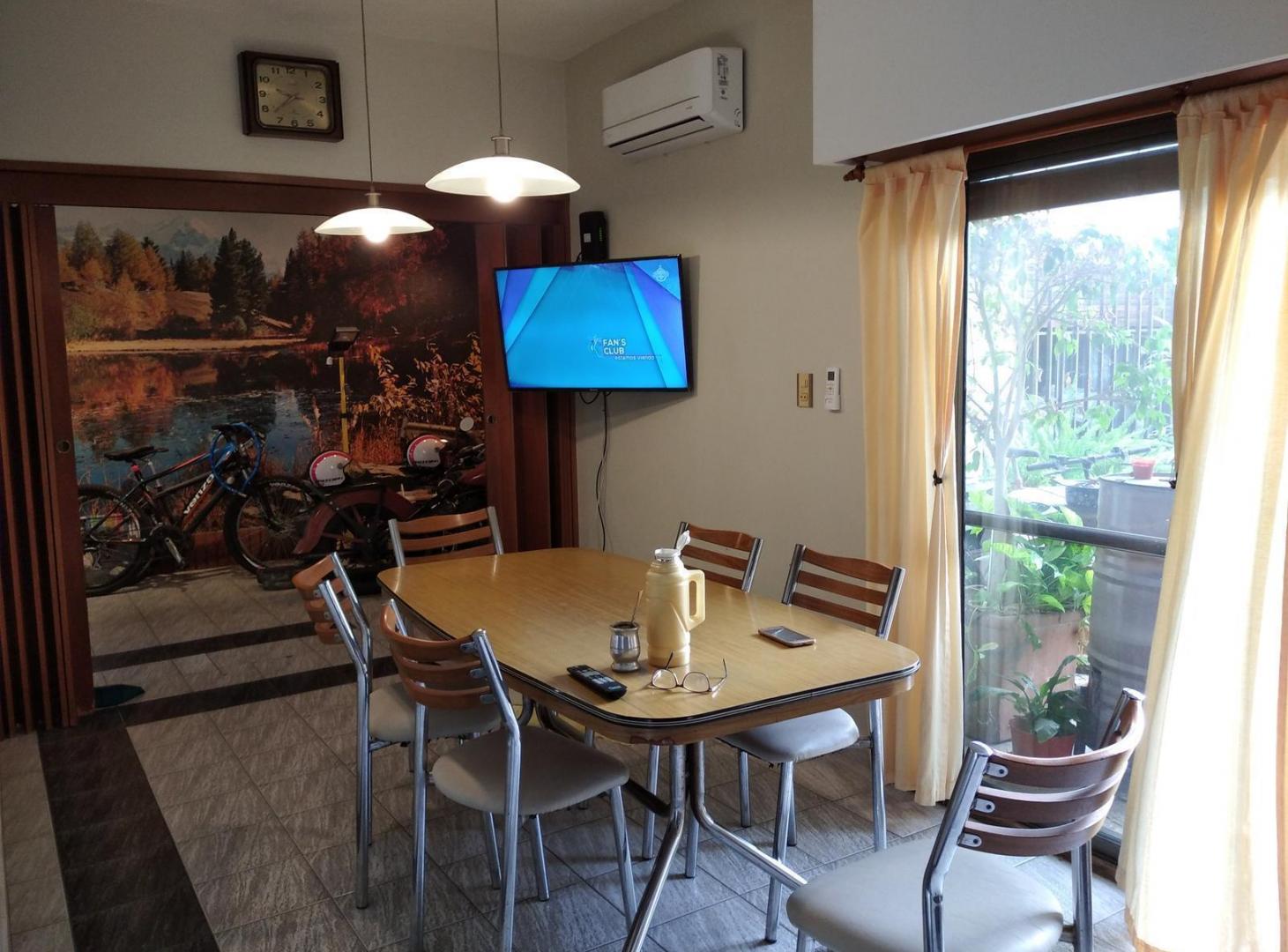 Foto de Venta casa 4 dormitorios - Barrio Azcuénaga, imagen 4
