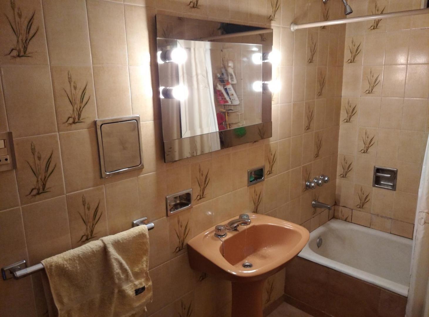 Foto de Venta casa 4 dormitorios - Barrio Azcuénaga, imagen 2