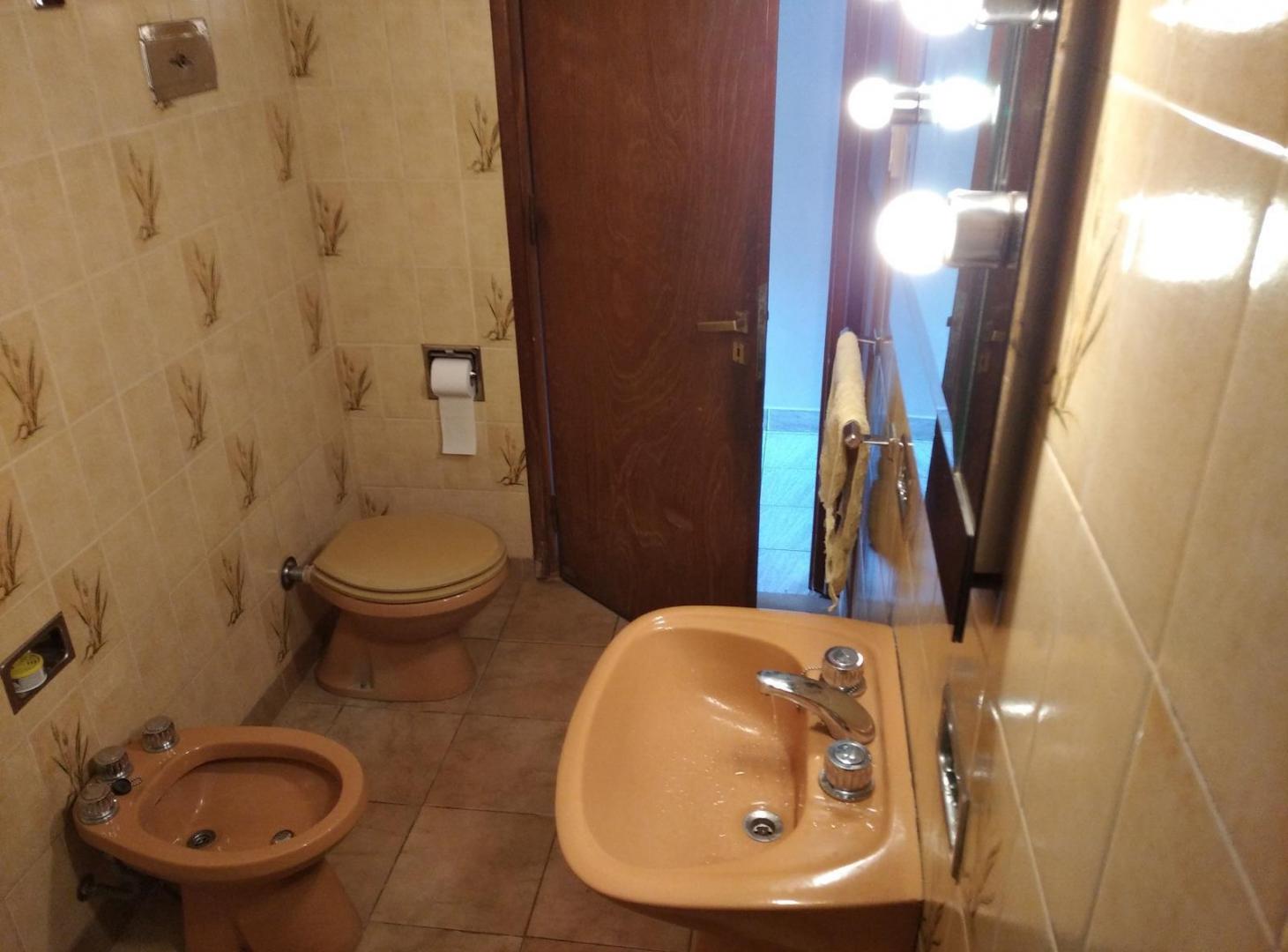 Foto de Venta casa 4 dormitorios - Barrio Azcuénaga, imagen 1