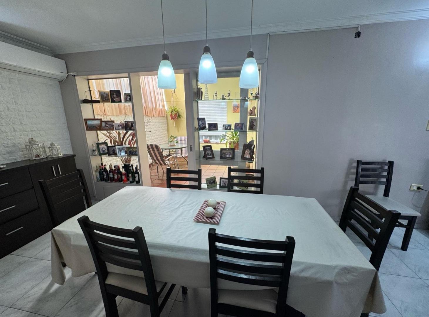 Foto de Casa 4 dormitorios, cochera, patio y local en Belgrano, imagen 3