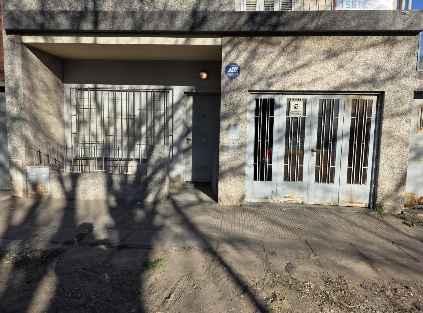 Foto de Casa 2 dormitorios - Cochera - Zona Sur, imagen 1