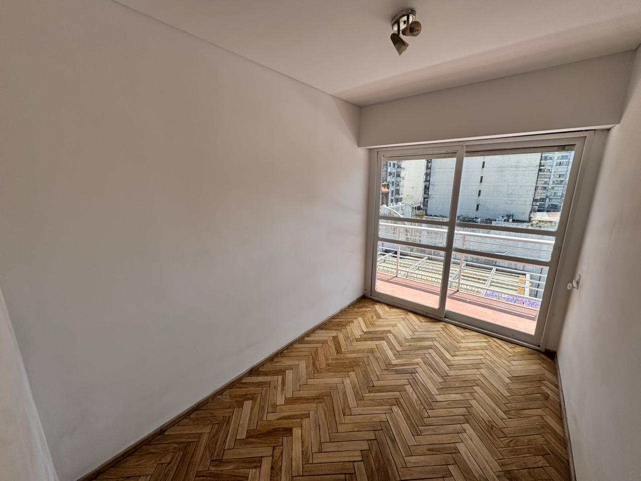 Foto de Departamento en zona Centro de tres dormitorios con balcón. Reciclado, imagen 3