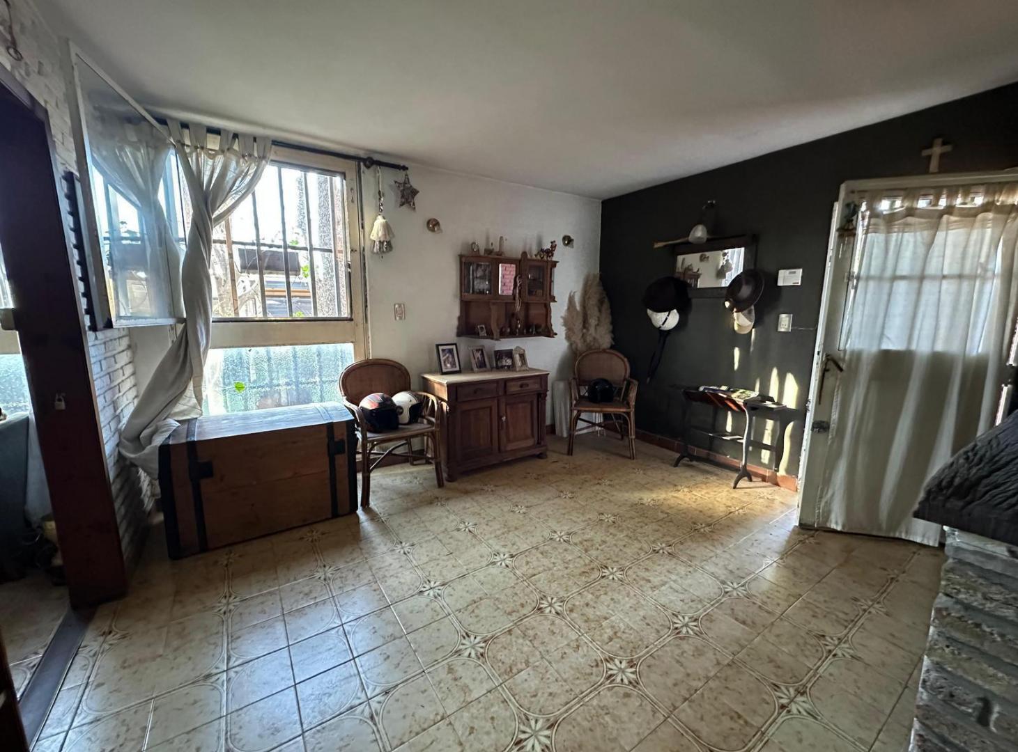 Foto de Casa en venta – Funes – 3 dormitorios, galería, parrilla y pileta, imagen 3