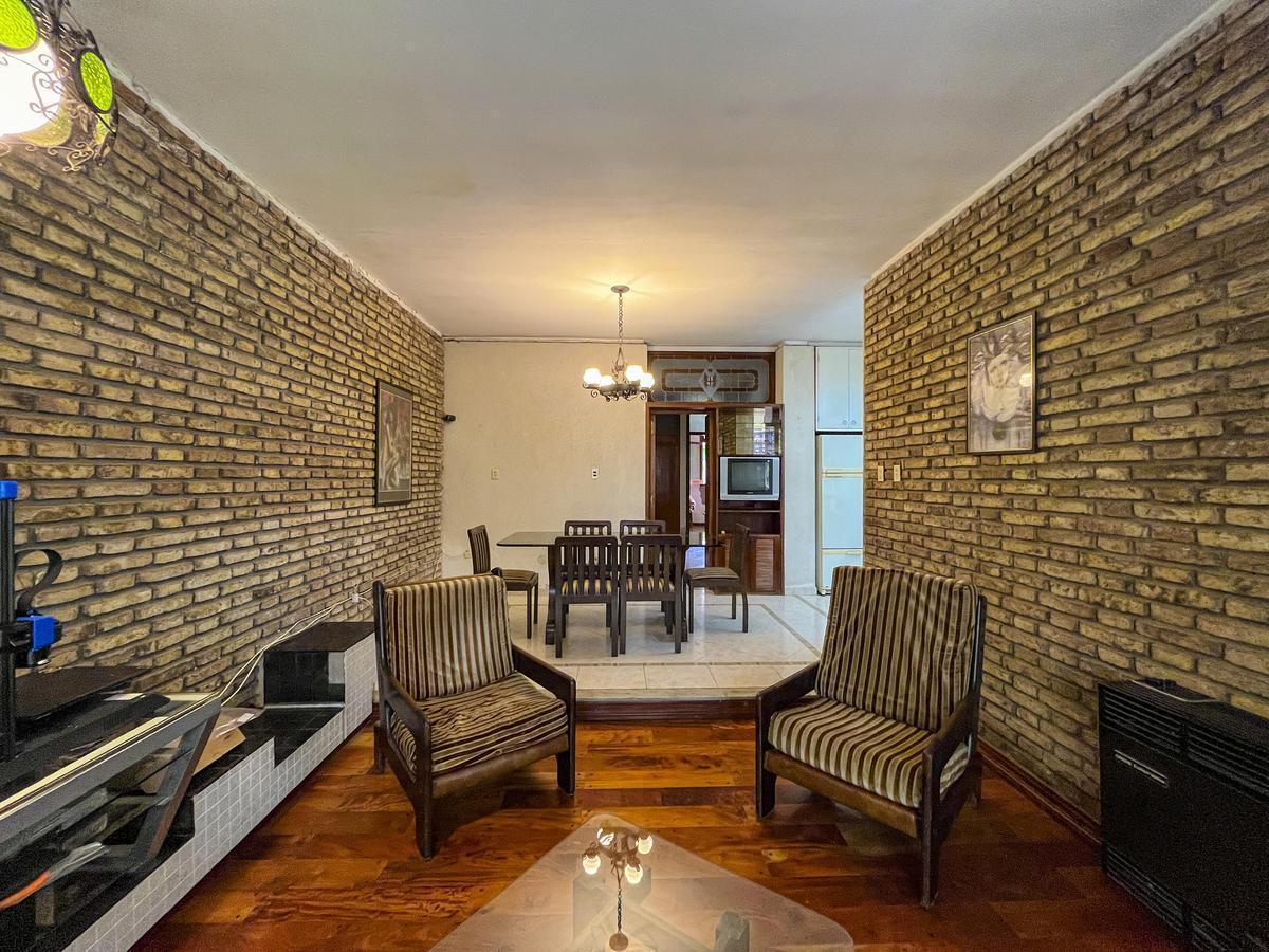 Foto de Casa tres dormitorios, patio y pileta. Granadero Baigorria. Permuta, imagen 4