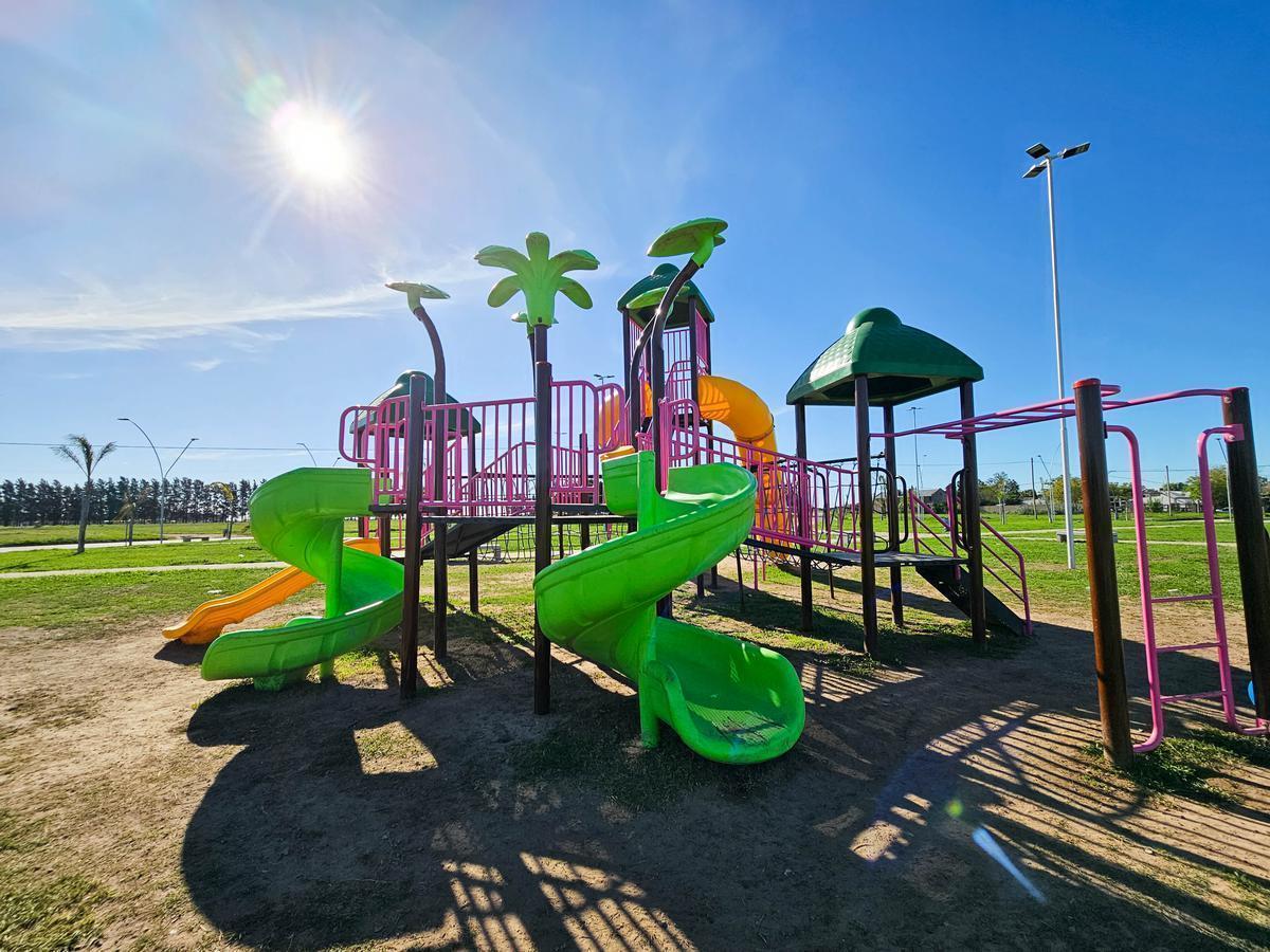 Foto de Terreno 300 m2 en EcoLagos Este - Oportunidad - Todos los servicios, imagen 2