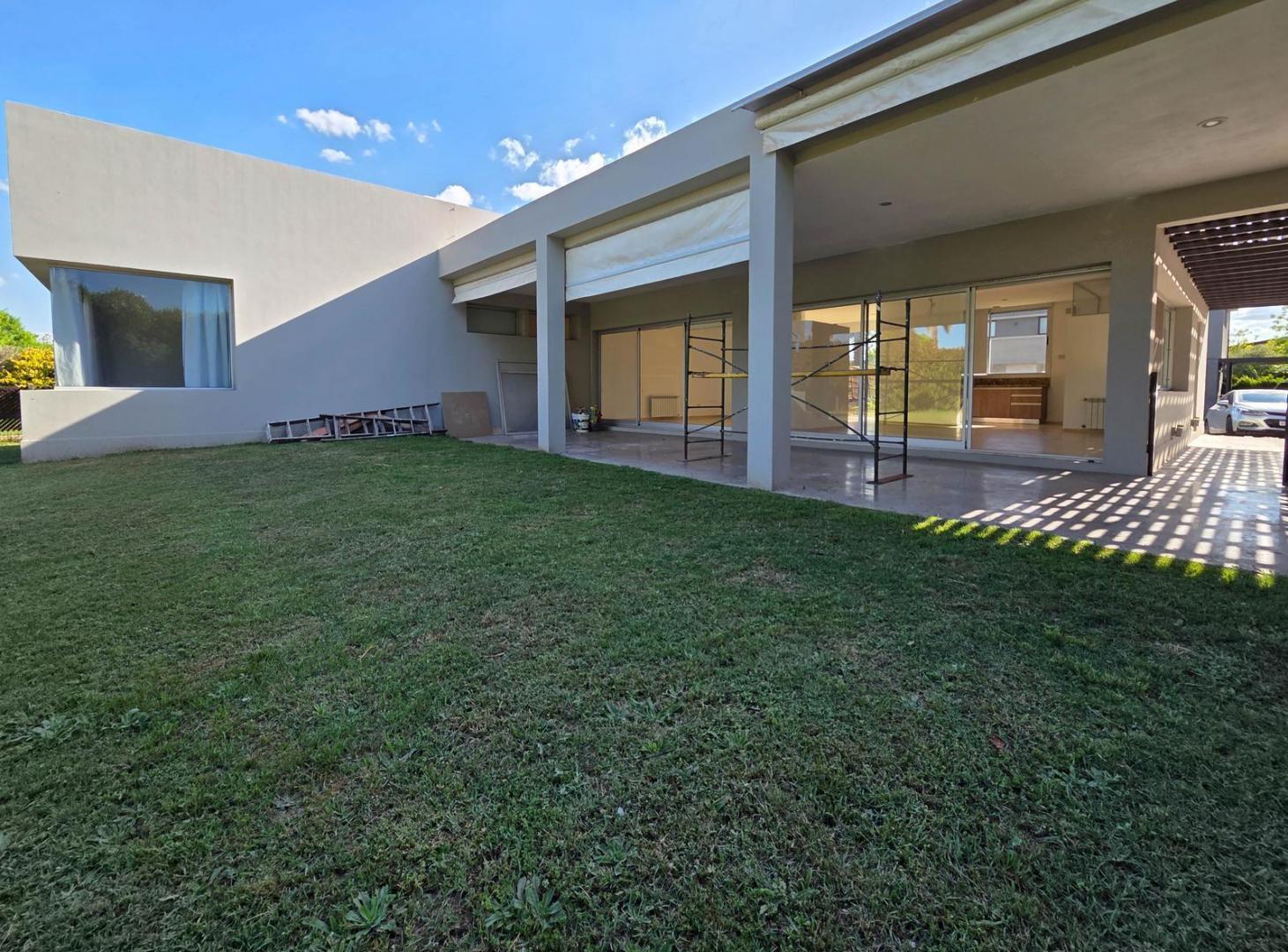 Foto de Casa de 3 dormitorios en Barrio Privado Miraflores, Funes Hills, imagen 4