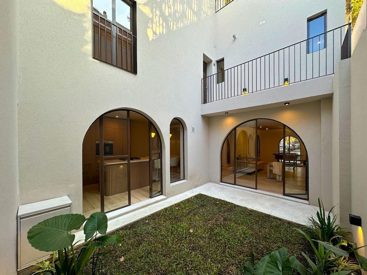 Foto de Venta | Casa 3 Dorm. + Comodín | Quincho | Pileta | 2 Cocheras, imagen 4